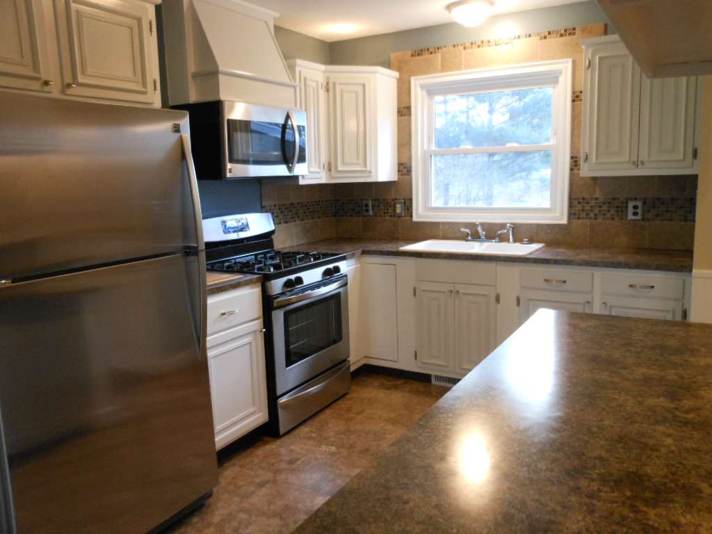 23042 Marydale Dr, Elkhart, IN 46517 photo 5