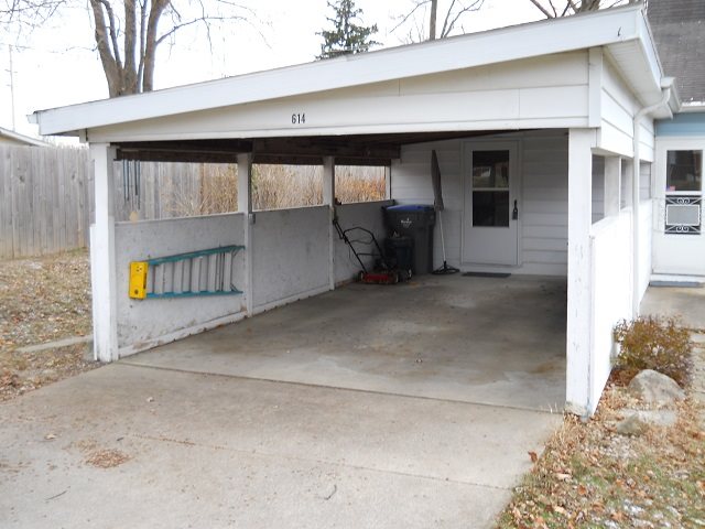 614 W Center St, Warsaw, IN 46580 photo 18