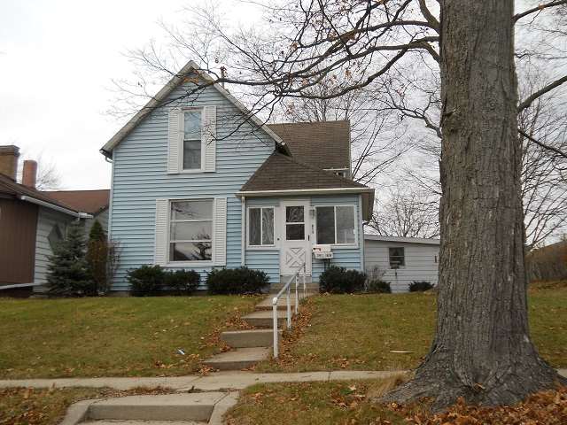 614 W Center St, Warsaw, IN 46580 photo 1