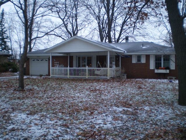 5928 E Searfoss Dr, Syracuse, IN 46567 photo 2