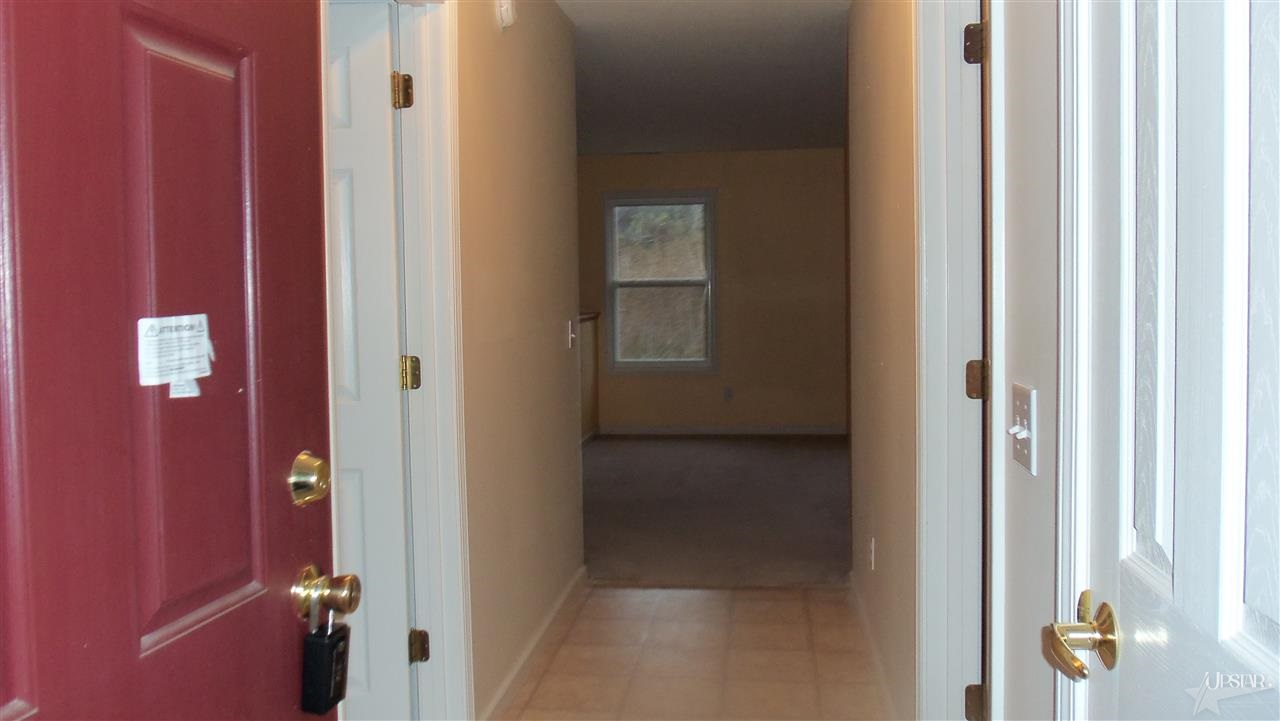 8039 Rocky Glen Pl, Fort Wayne, IN 46825 photo 2