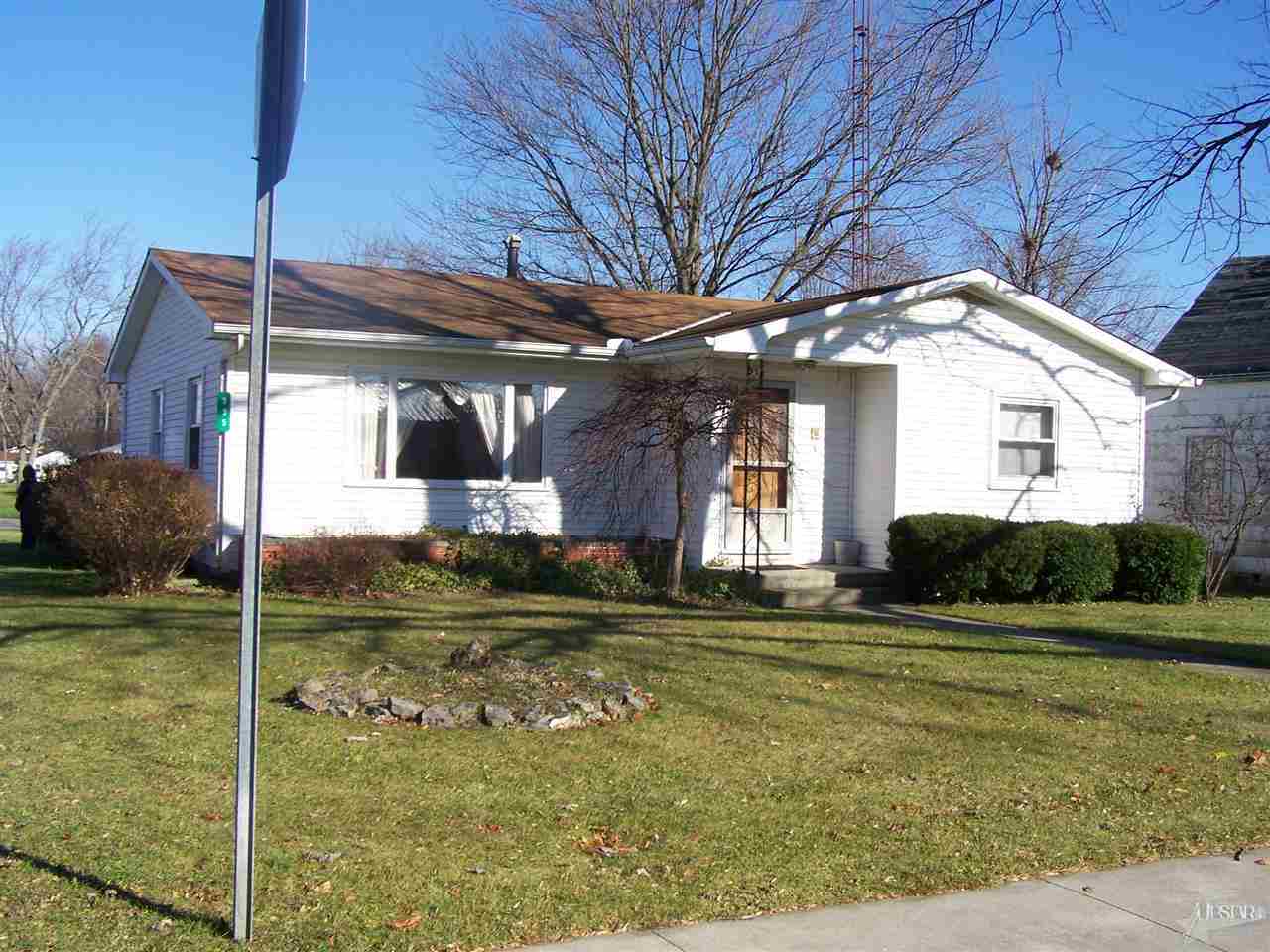 335 W Butcher St, Geneva, IN 46740 photo 1