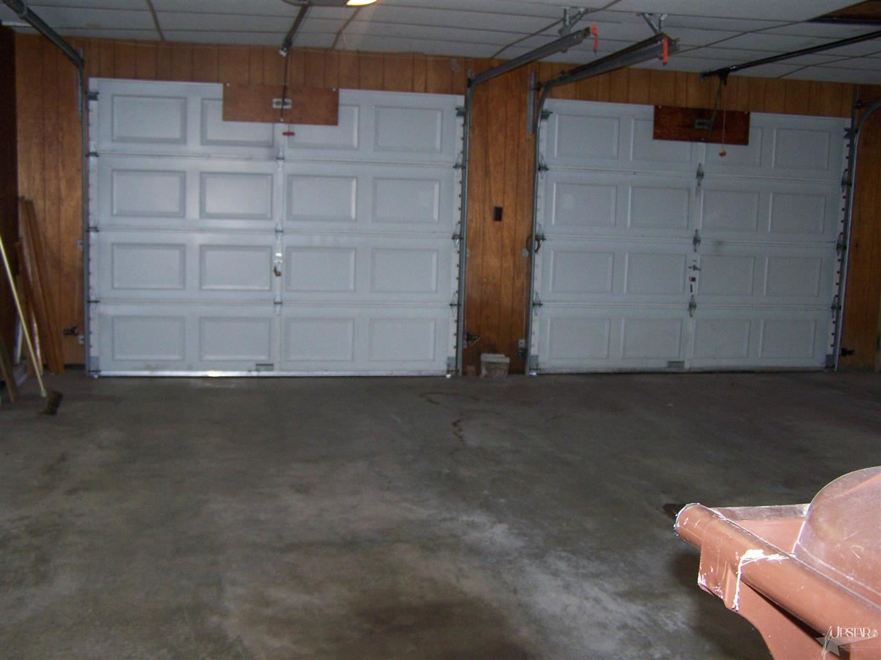 335 W Butcher St, Geneva, IN 46740 photo 5