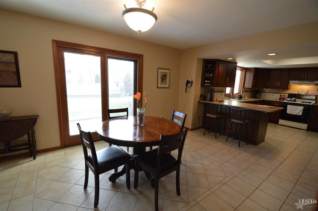 3054 Navajo Xing, New Haven, IN 46774 photo 7