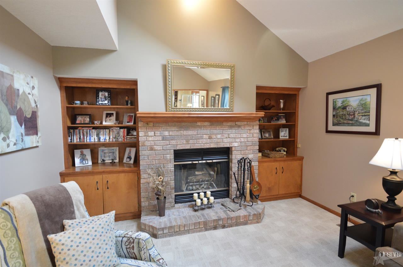 3054 Navajo Xing, New Haven, IN 46774 photo 5