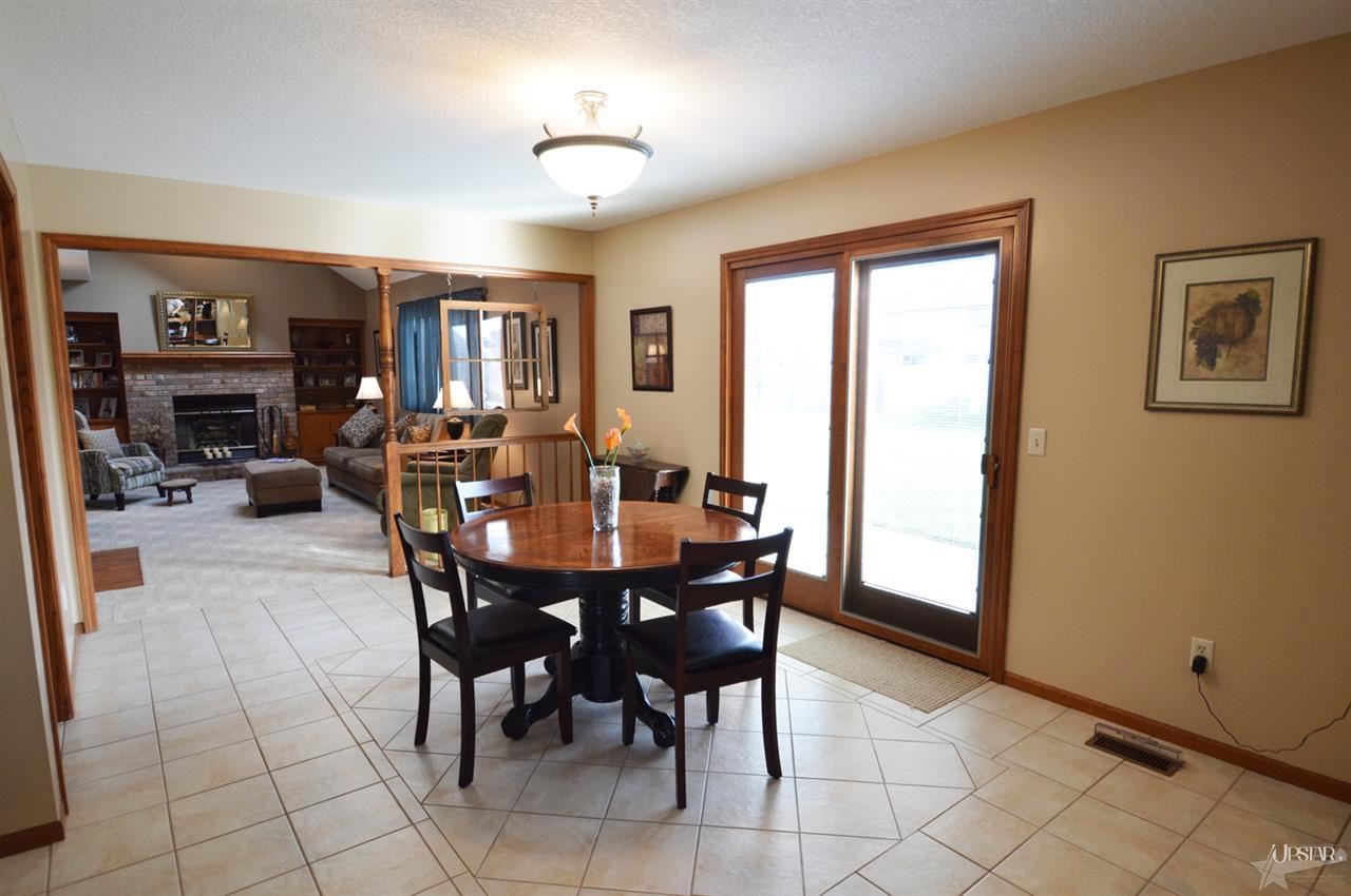 3054 Navajo Xing, New Haven, IN 46774 photo 6