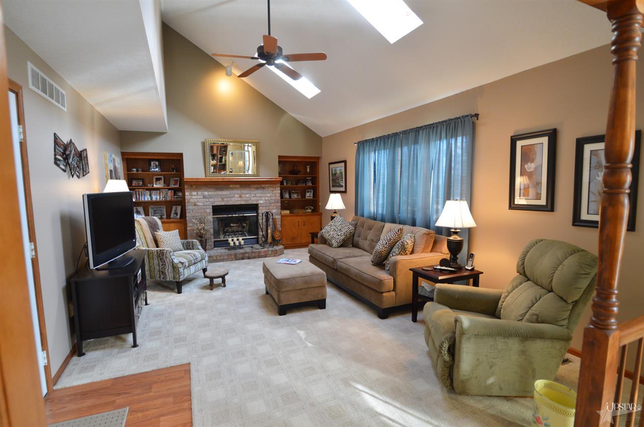 3054 Navajo Xing, New Haven, IN 46774 photo 3