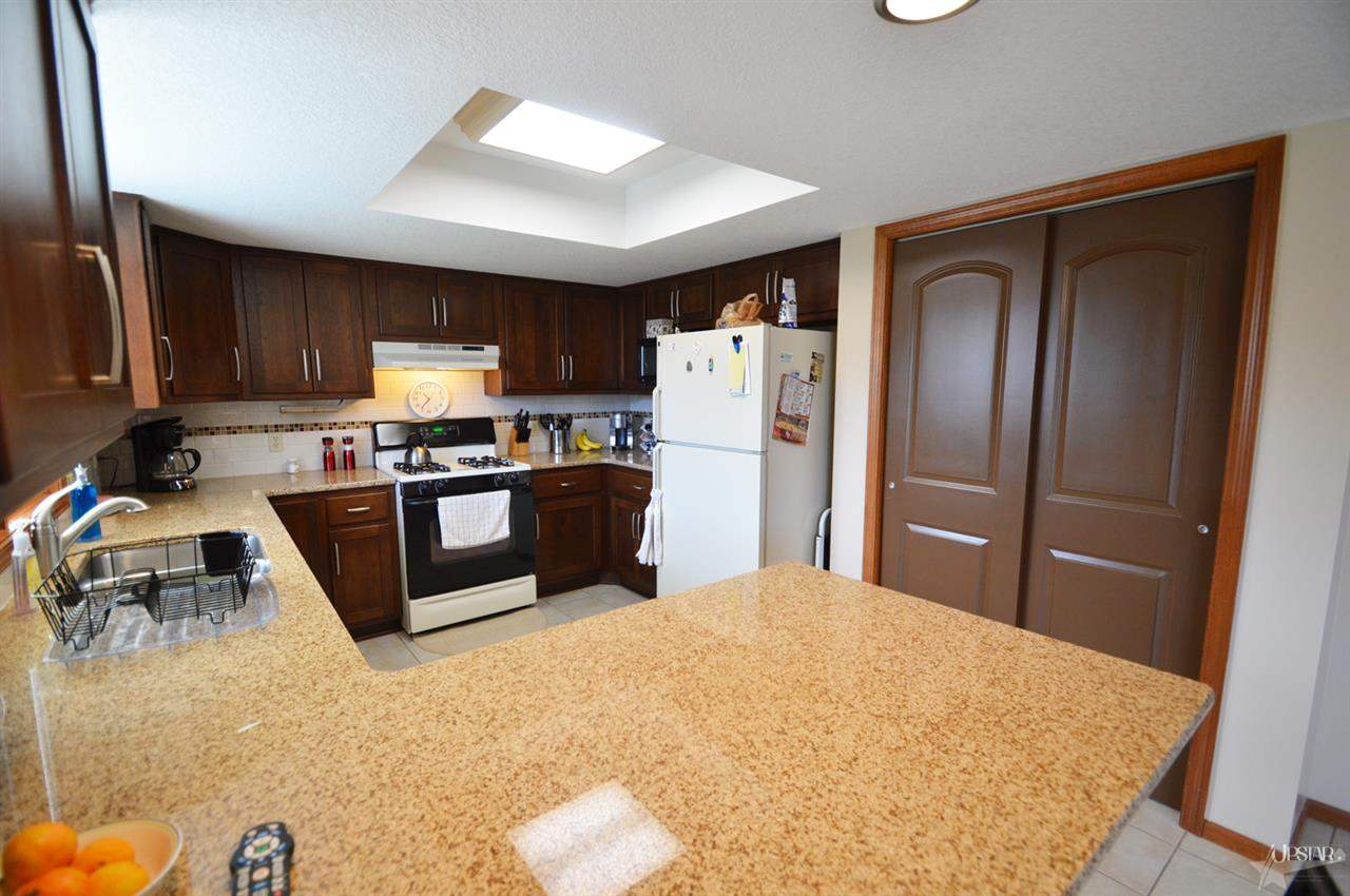 3054 Navajo Xing, New Haven, IN 46774 photo 9