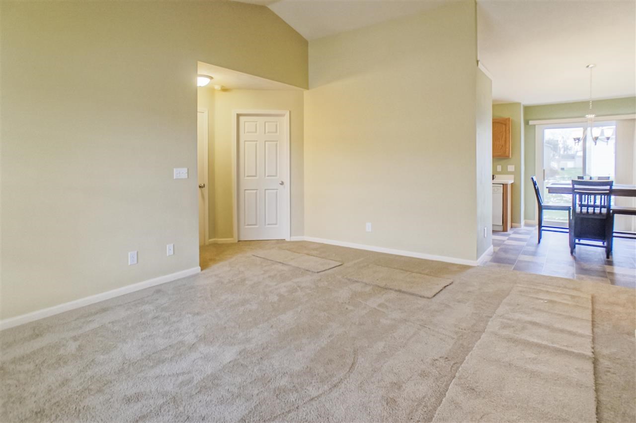 1926 Rambling Rose Ln, Mishawaka, IN 46544 photo 4