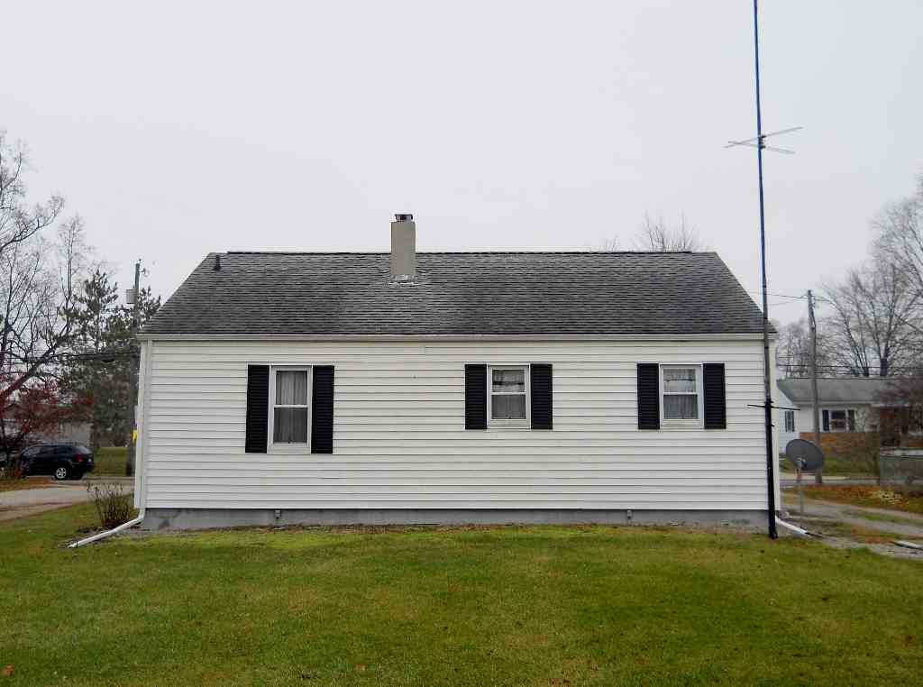 615 Dowling St, Kendallville, IN 46755 photo 3