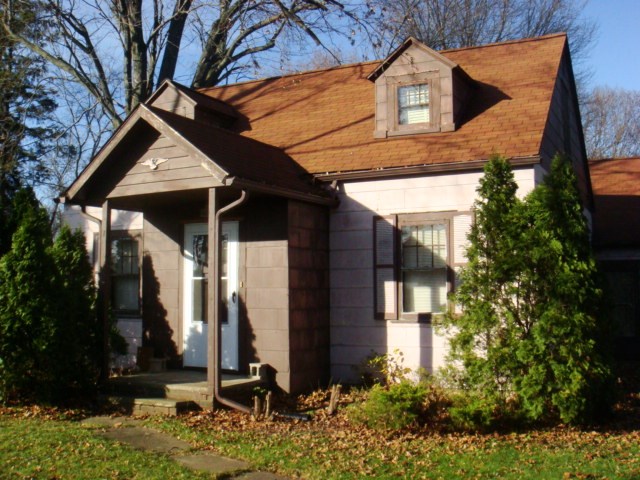 2401 Berkey Ave, Goshen, IN 46526 photo 1