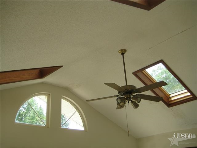 2524 Glencairn Dr, Fort Wayne, IN 46815 photo 9