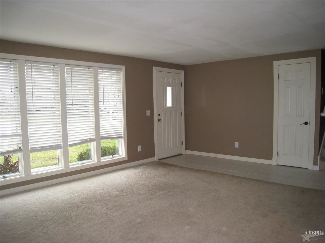 6525 Sunland Dr, Fort Wayne, IN 46815 photo 5