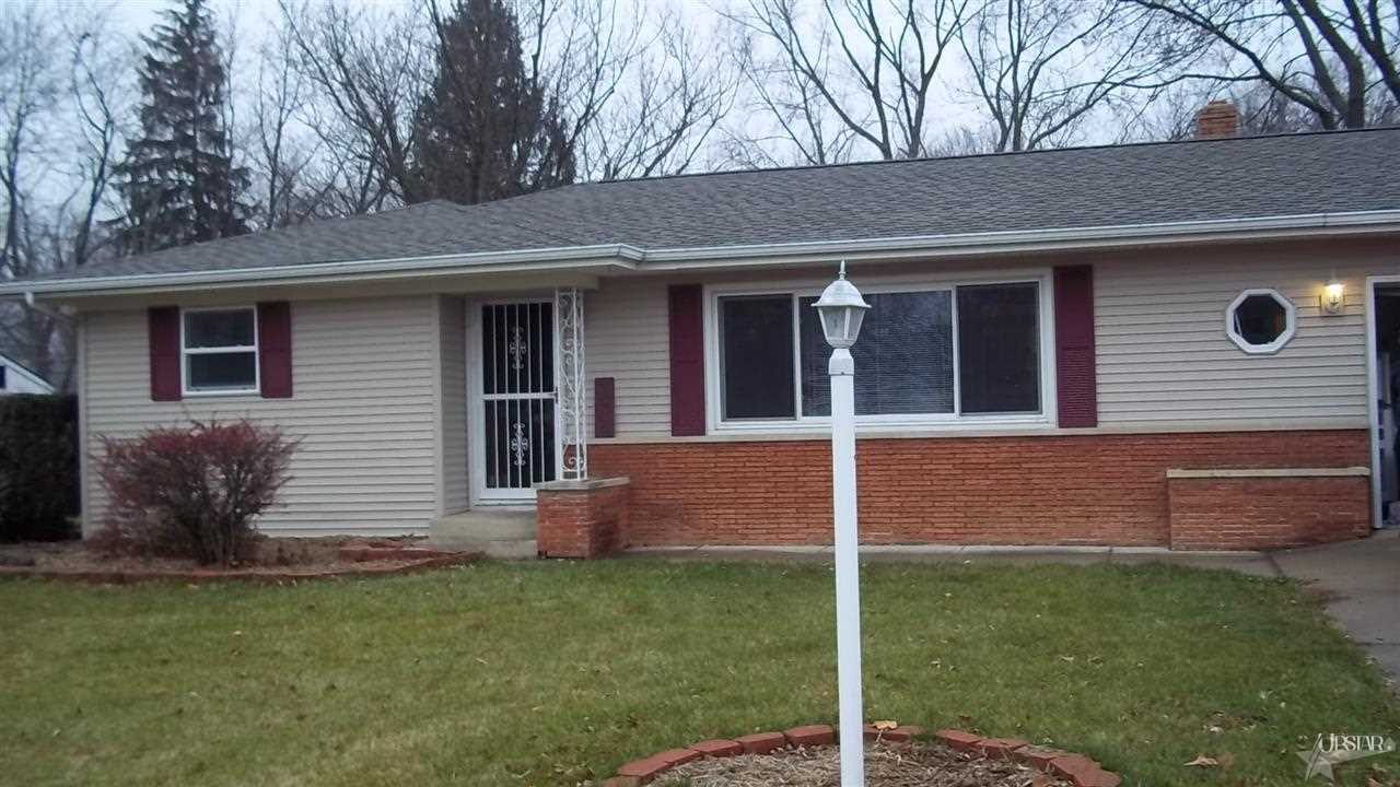 2925 Castle Dr, Fort Wayne, IN 46816 photo 2
