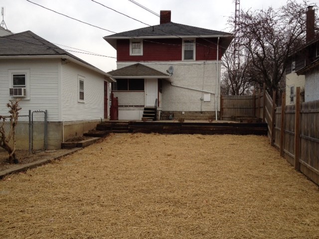 325 E 7th St, Auburn, IN 46706 photo 2