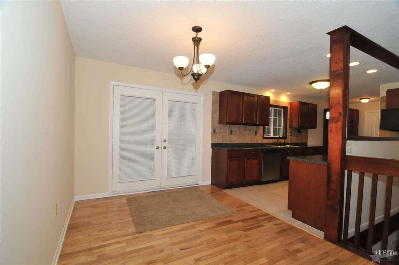 15713 Walnut St, Huntertown, IN 46748 photo 4