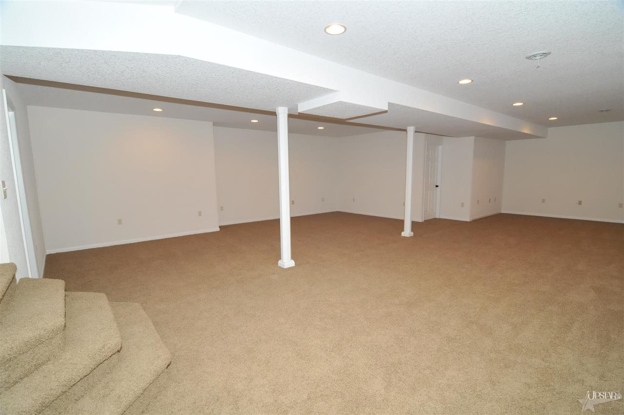 15713 Walnut St, Huntertown, IN 46748 photo 15