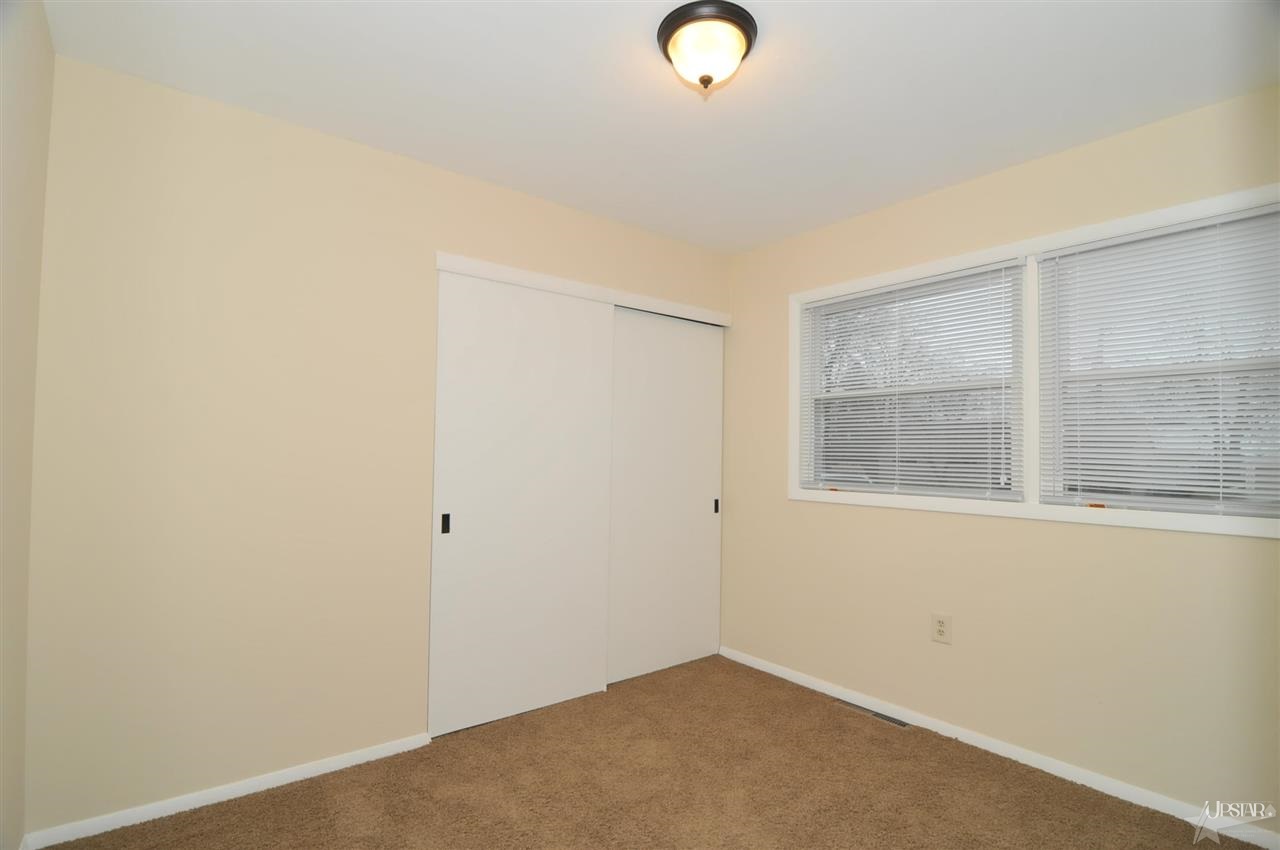 15713 Walnut St, Huntertown, IN 46748 photo 9