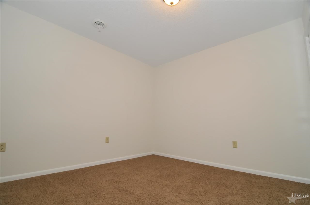 15713 Walnut St, Huntertown, IN 46748 photo 18