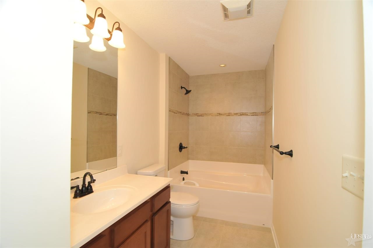 15713 Walnut St, Huntertown, IN 46748 photo 11