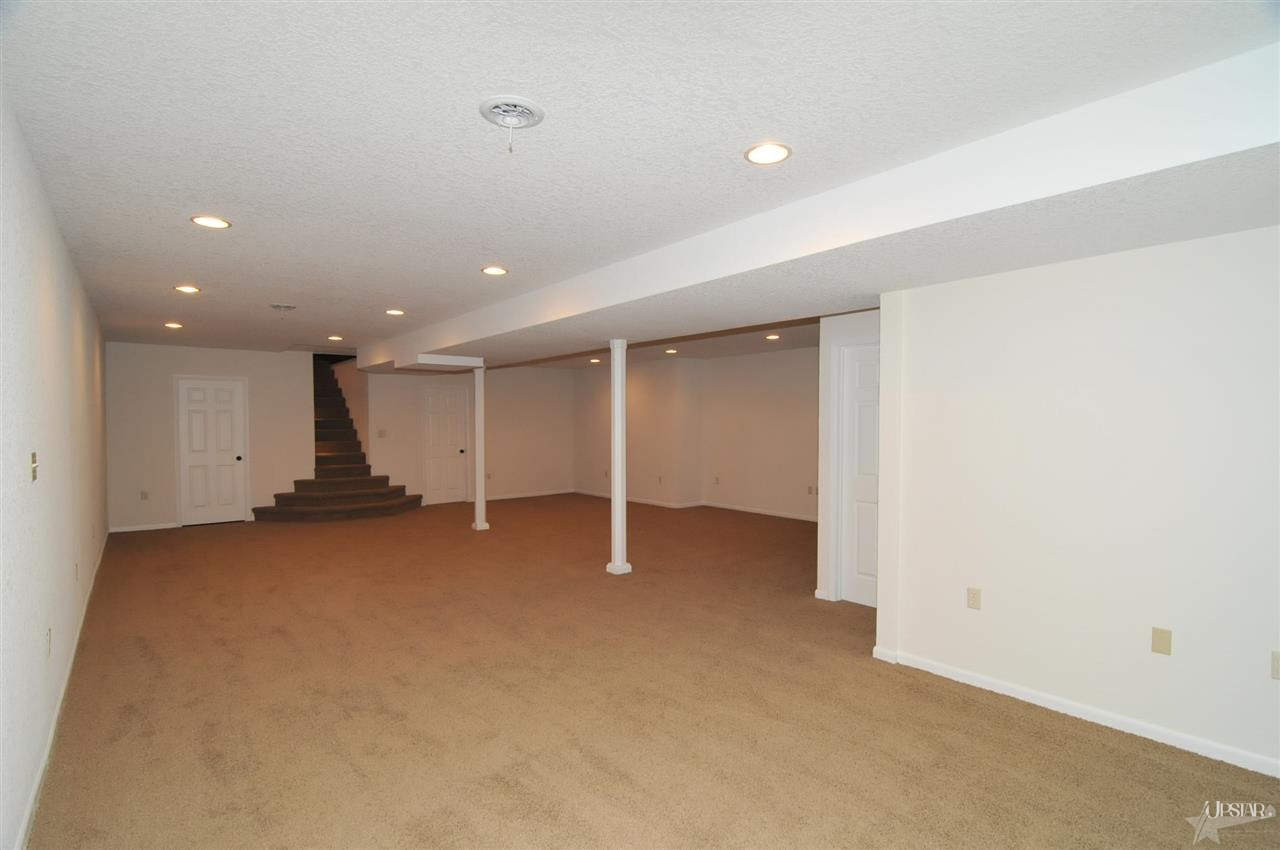 15713 Walnut St, Huntertown, IN 46748 photo 17