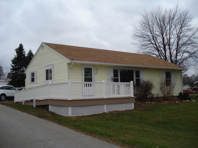 201 Yoder St, Topeka, IN 46571 photo 1