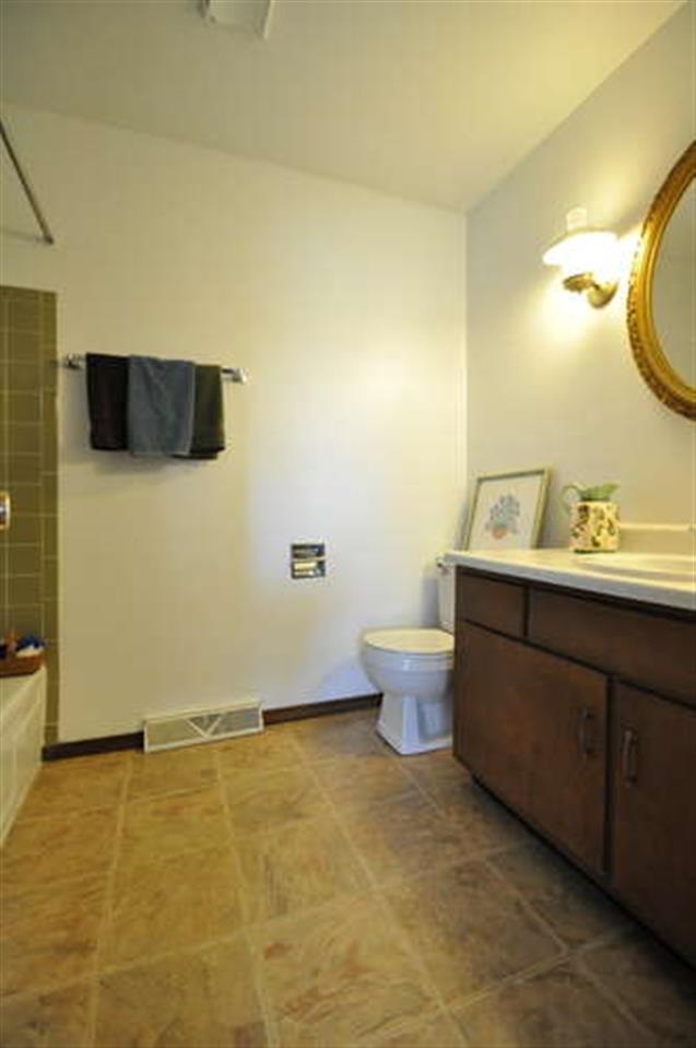 4011 W Glen Oaks Dr, Bloomington, IN 47403 photo 13