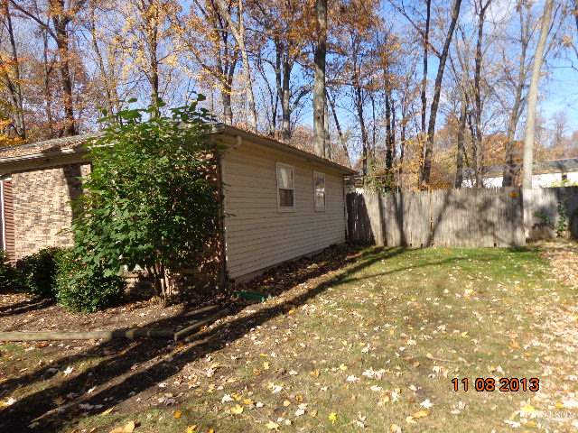 6427 Centerton Dr, Fort Wayne, IN 46815 photo 2