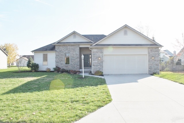 8218 Surrey Ct, Fort Wayne, IN 46815 photo 1