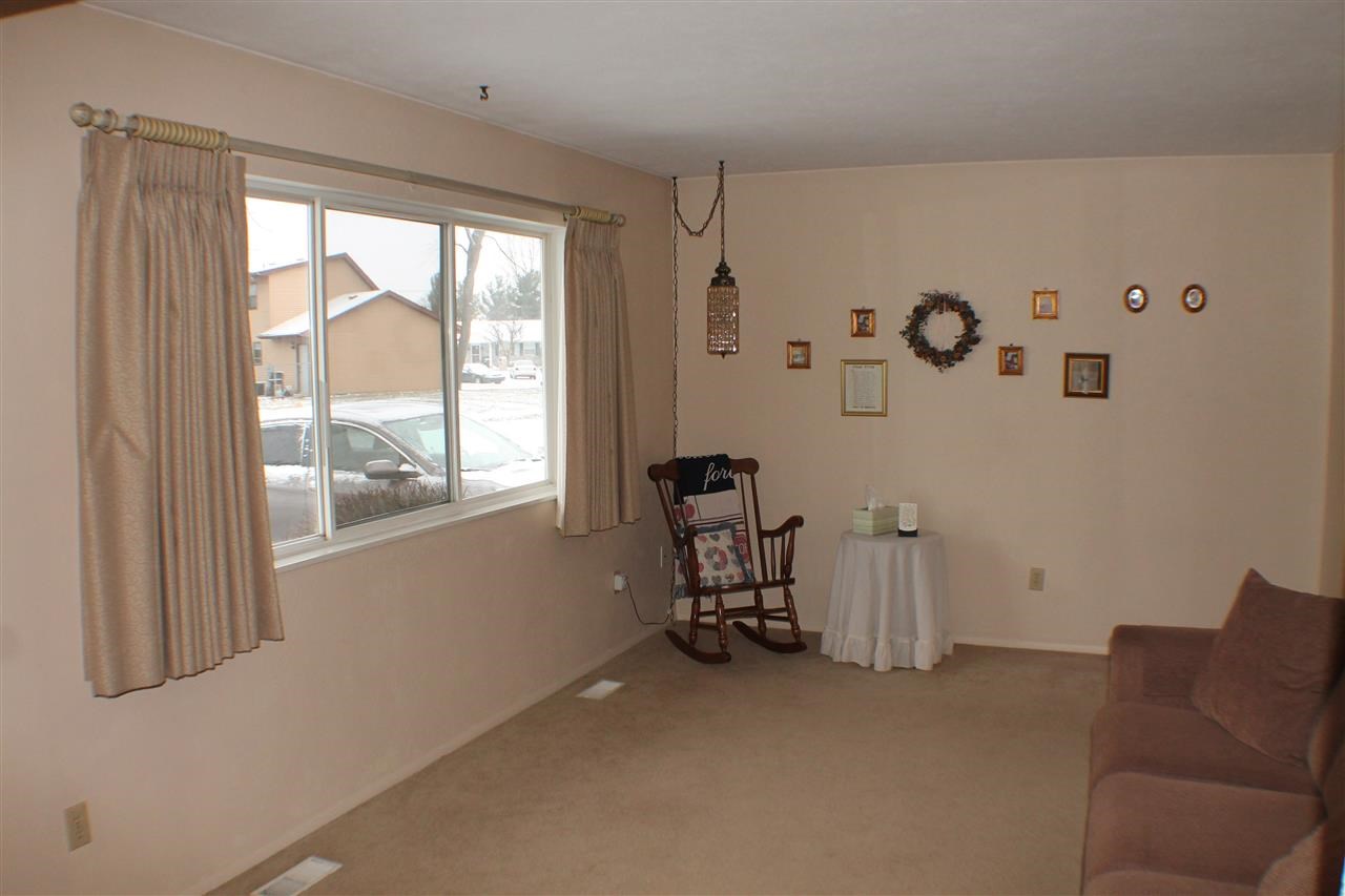 2221 York St, Mishawaka, IN 46544 photo 4