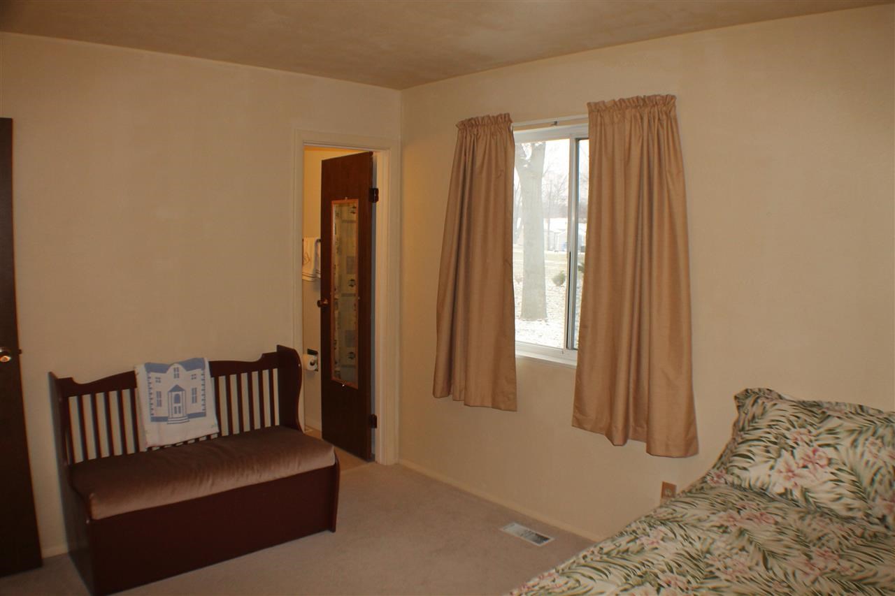 2221 York St, Mishawaka, IN 46544 photo 13