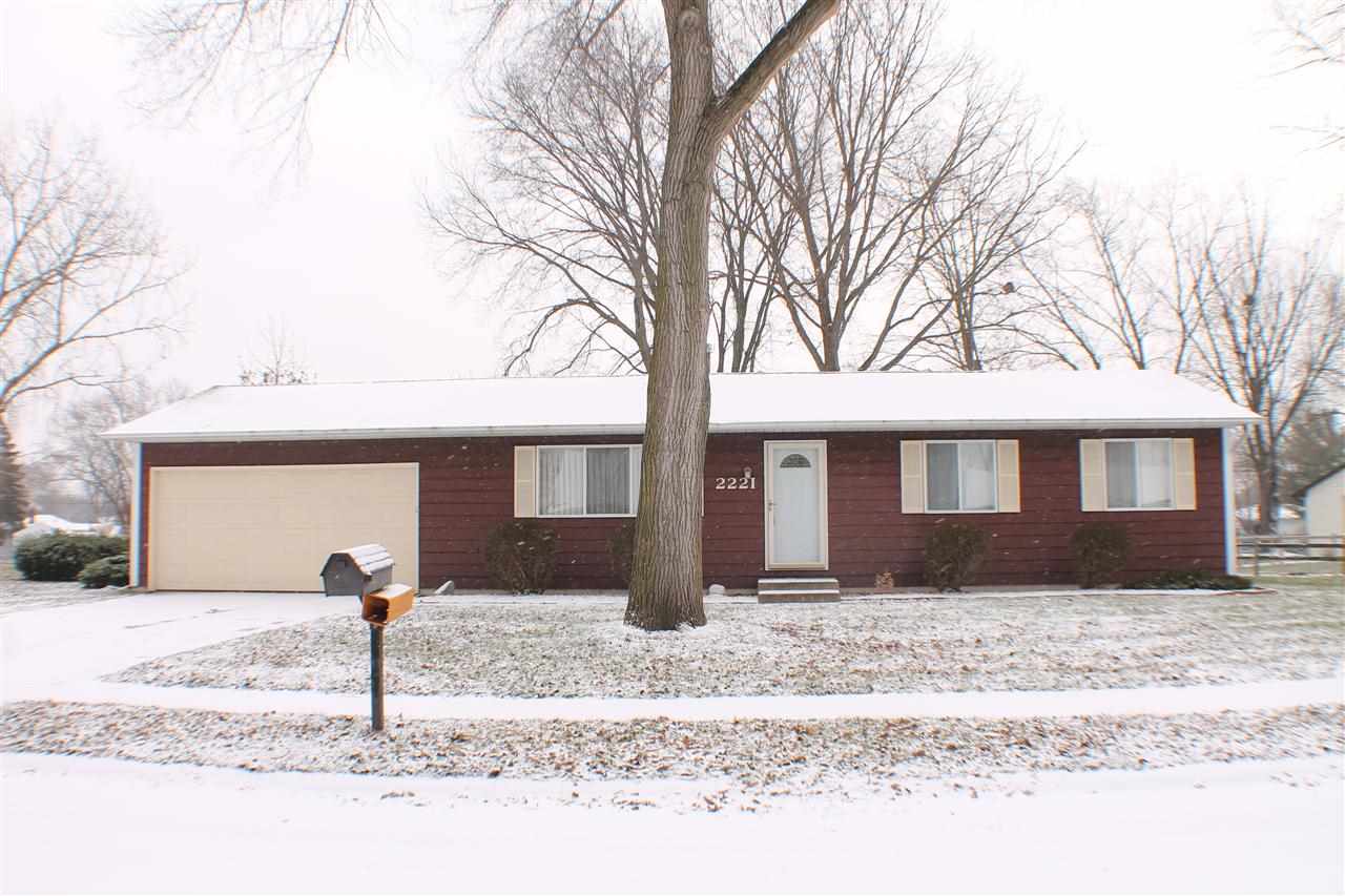 2221 York St, Mishawaka, IN 46544 photo 1