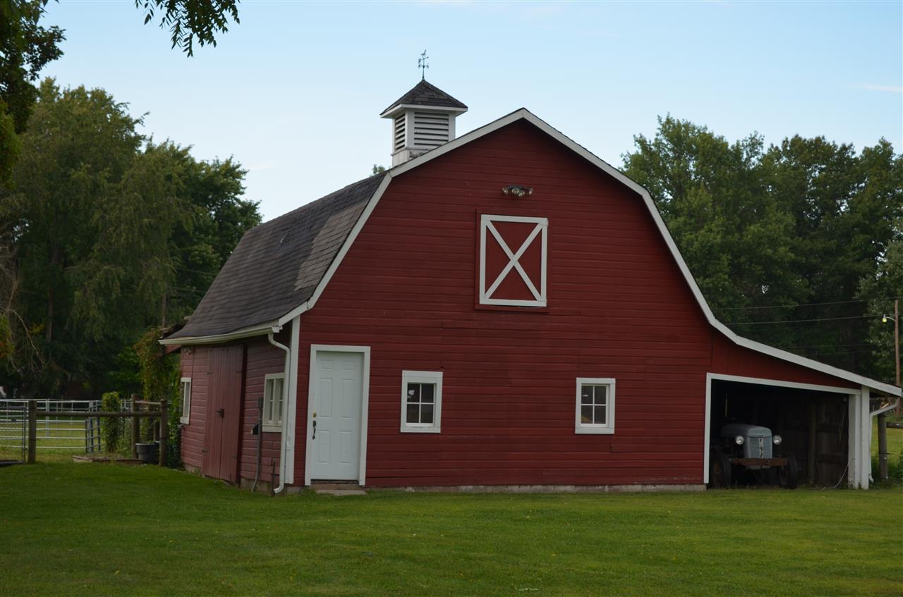 57950 Apple Rd, Osceola, IN 46561 photo 2