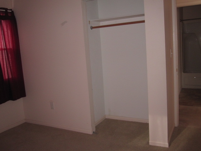 909 Berlin Ave, Mishawaka, IN 46544 photo 12