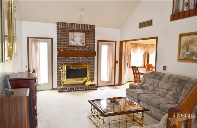 6902 Richfield Ct, Fort Wayne, IN 46816 photo 3