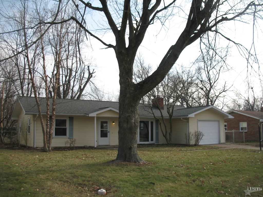 4024 Wedgewood Dr, Fort Wayne, IN 46815 photo 2