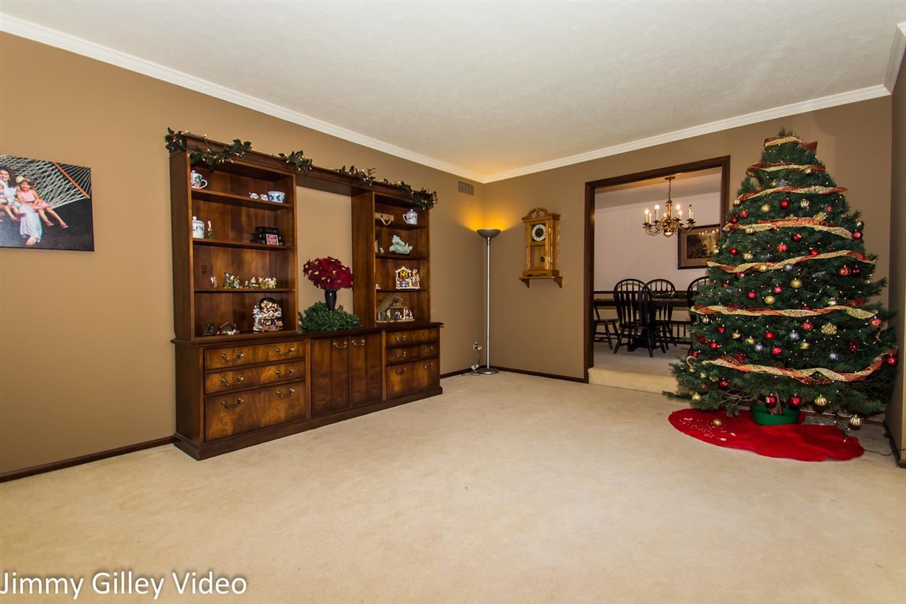 2126 Winn Pl, Mishawaka, IN 46544 photo 2