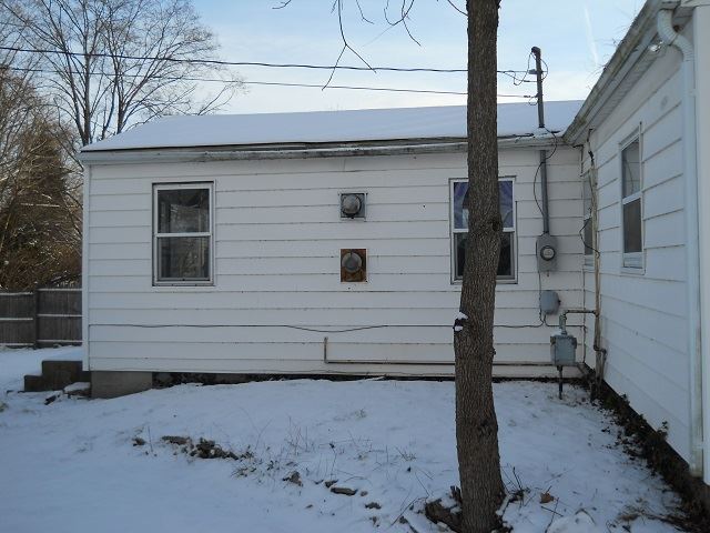 1301 E Clark St, Warsaw, IN 46580 photo 2