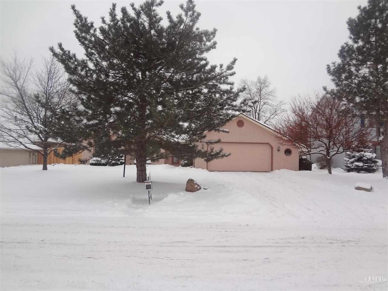 612 NW Passage Trl, Fort Wayne, IN 46825 photo 1