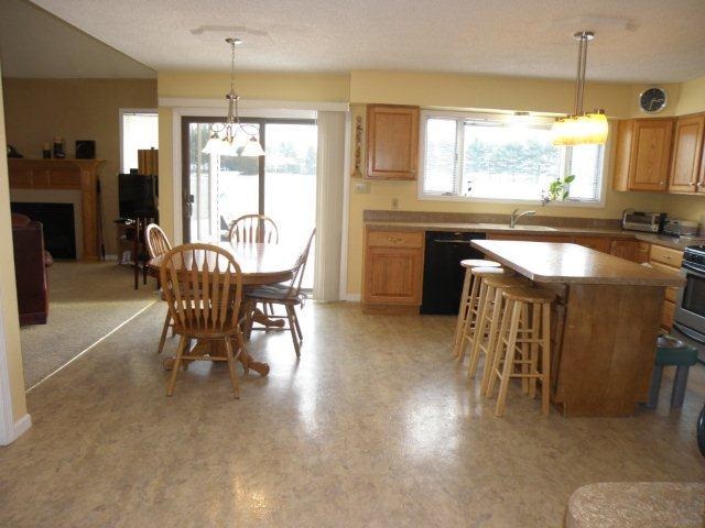 922 Foxbriar Ln, Goshen, IN 46526 photo 9