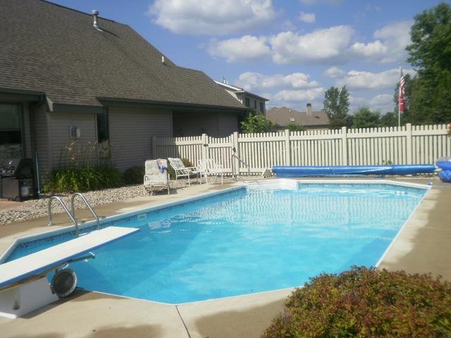 922 Foxbriar Ln, Goshen, IN 46526 photo 3