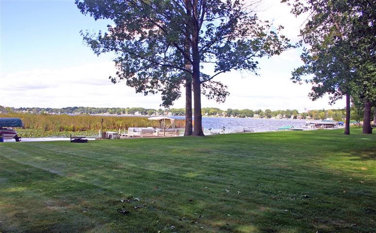 12917 N Eastshore Dr, Syracuse, IN 46567 photo 4