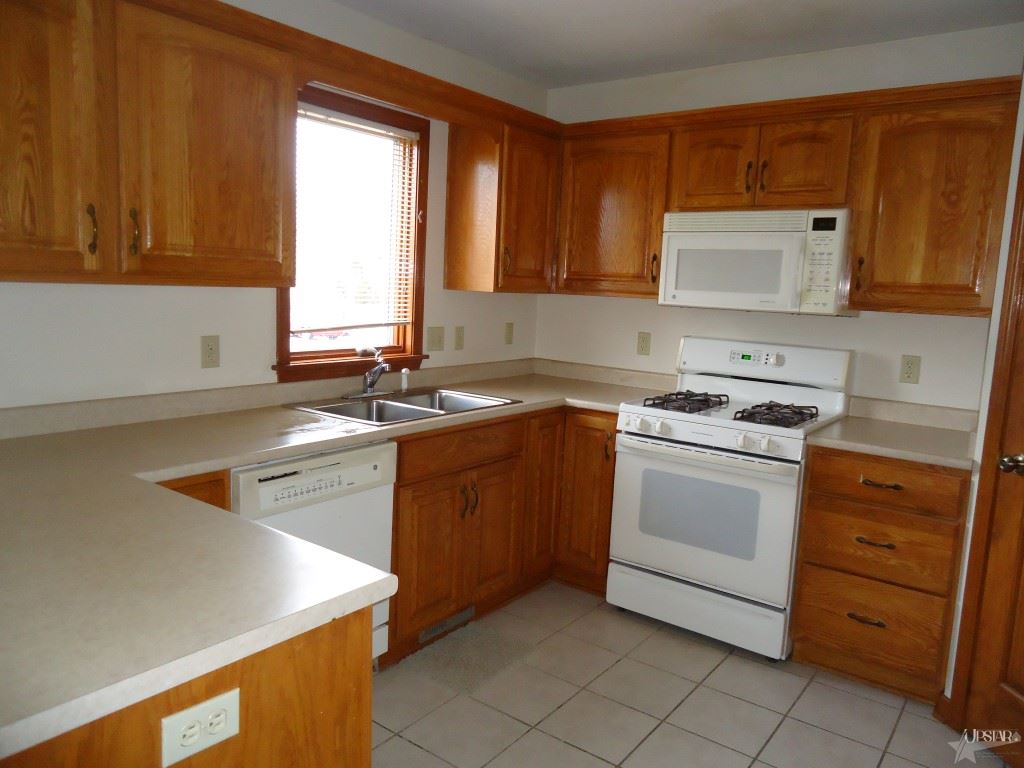 1931 Oakville Rd, Fort Wayne, IN 46818 photo 3