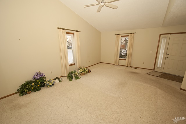 3825 Yardley Ct, Fort Wayne, IN 46835 photo 3