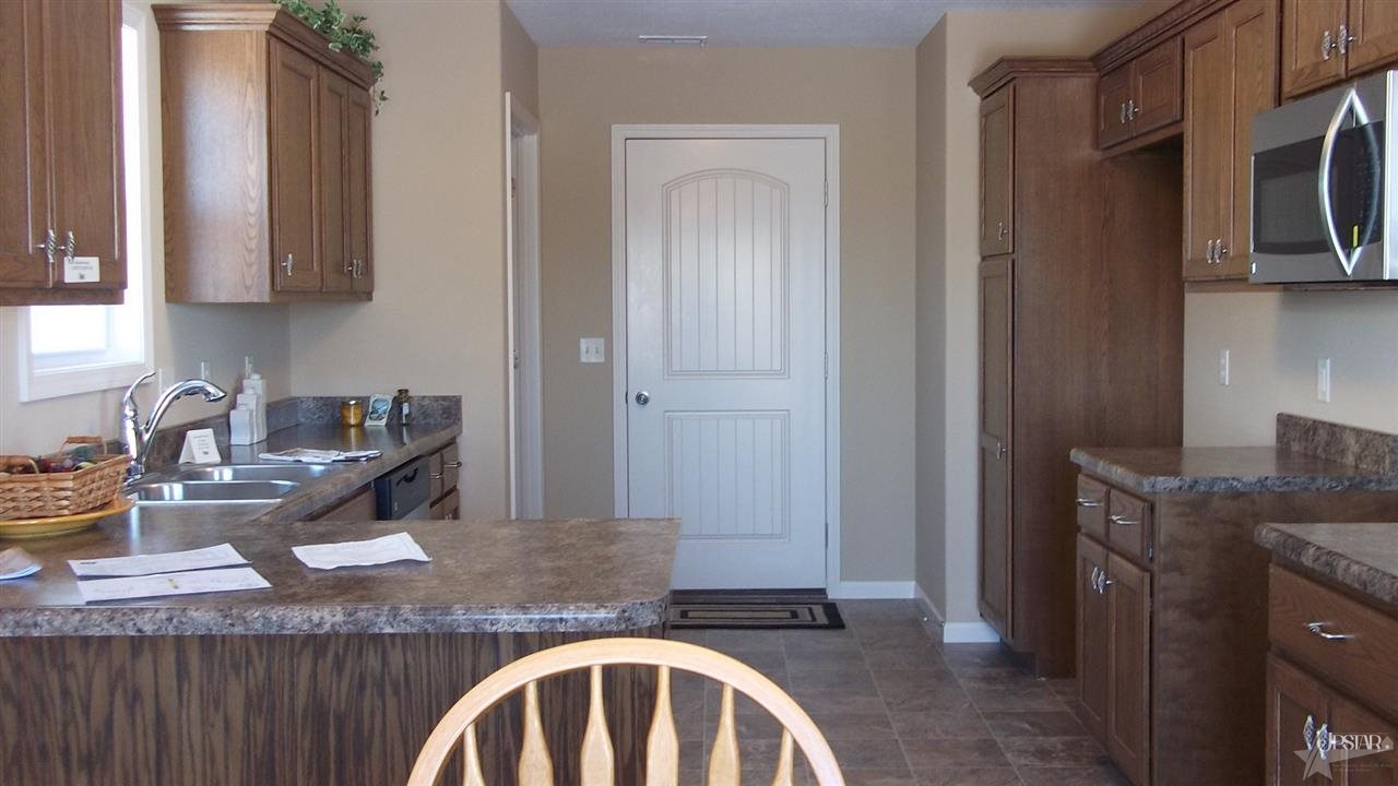1906 Winesap Way, Kendallville, IN 46755 photo 12