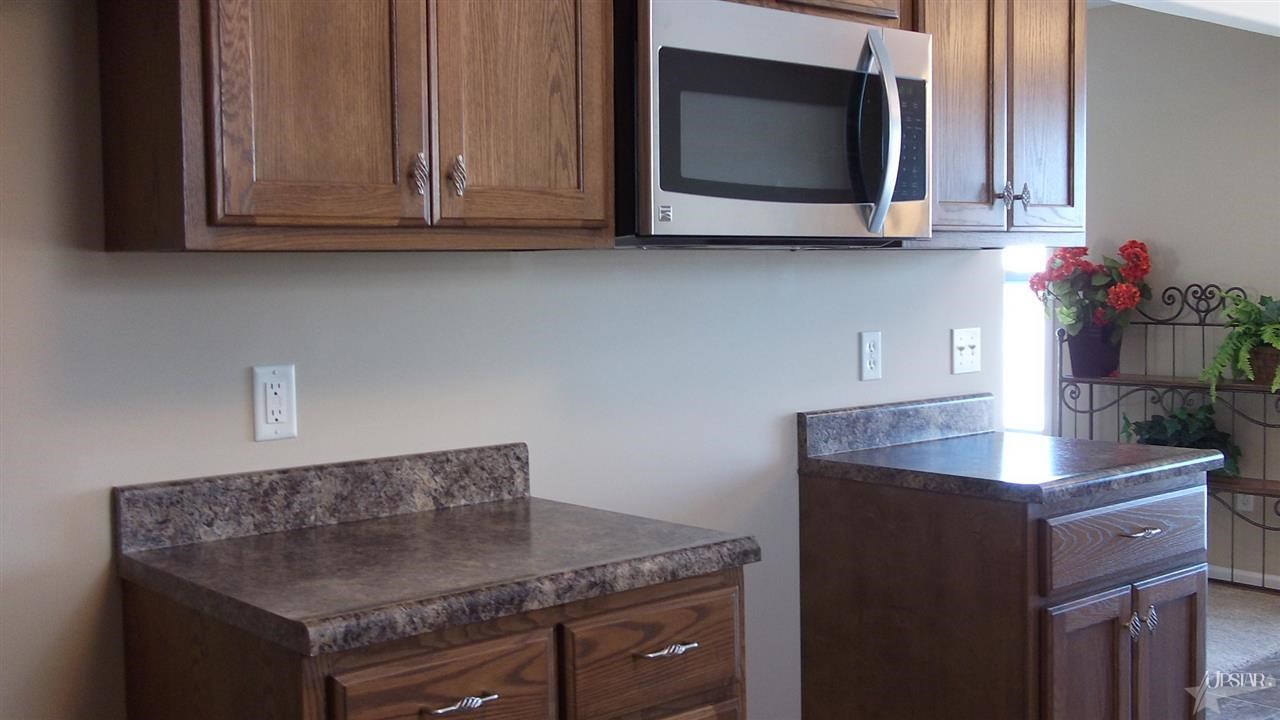 1906 Winesap Way, Kendallville, IN 46755 photo 8