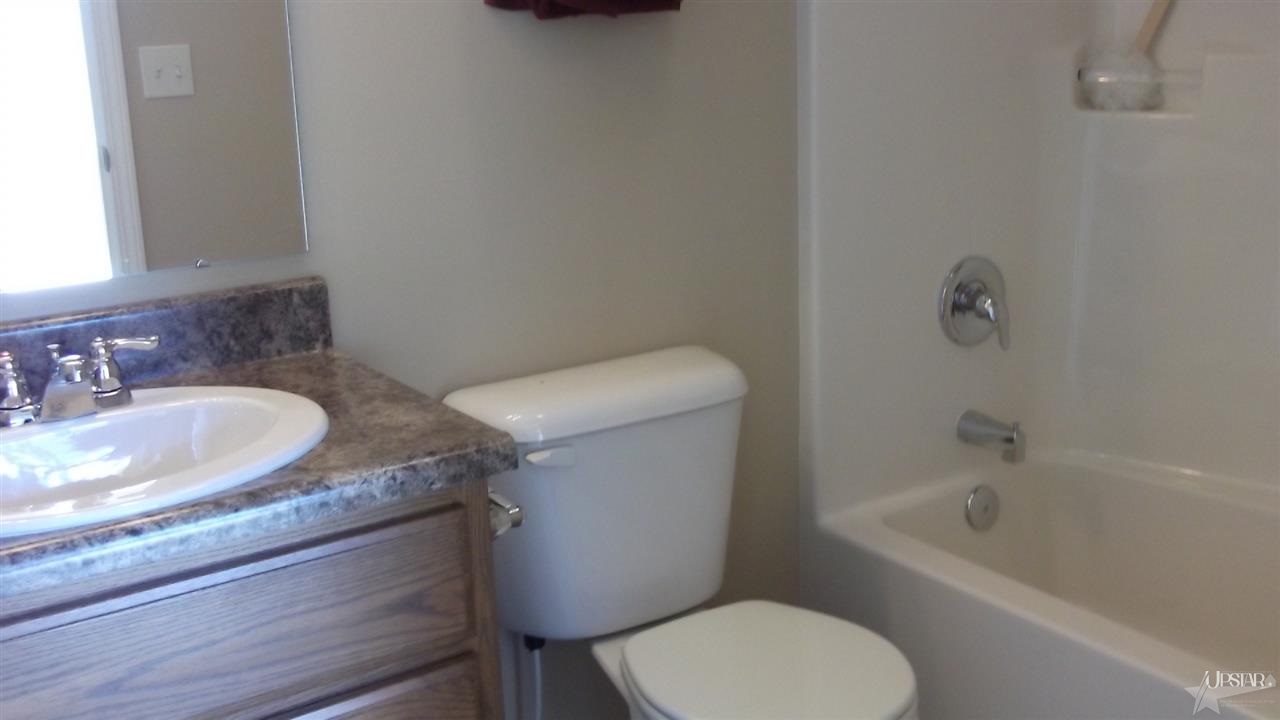 1906 Winesap Way, Kendallville, IN 46755 photo 14