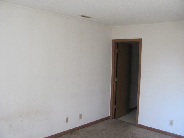 242 Dryer Dr, Dayton, IN 47941 photo 7
