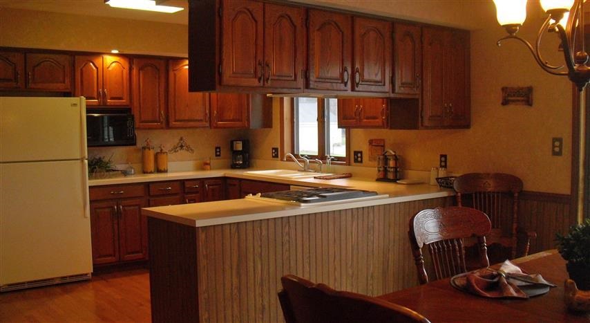 4696 E Sunset Dr, Syracuse, IN 46567 photo 2