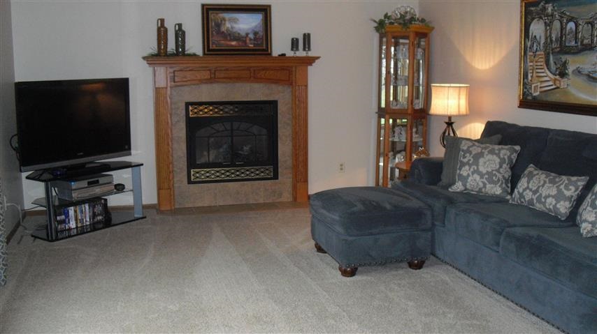 4696 E Sunset Dr, Syracuse, IN 46567 photo 3